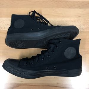 Converse All-Star High Tops Men’s Size 9